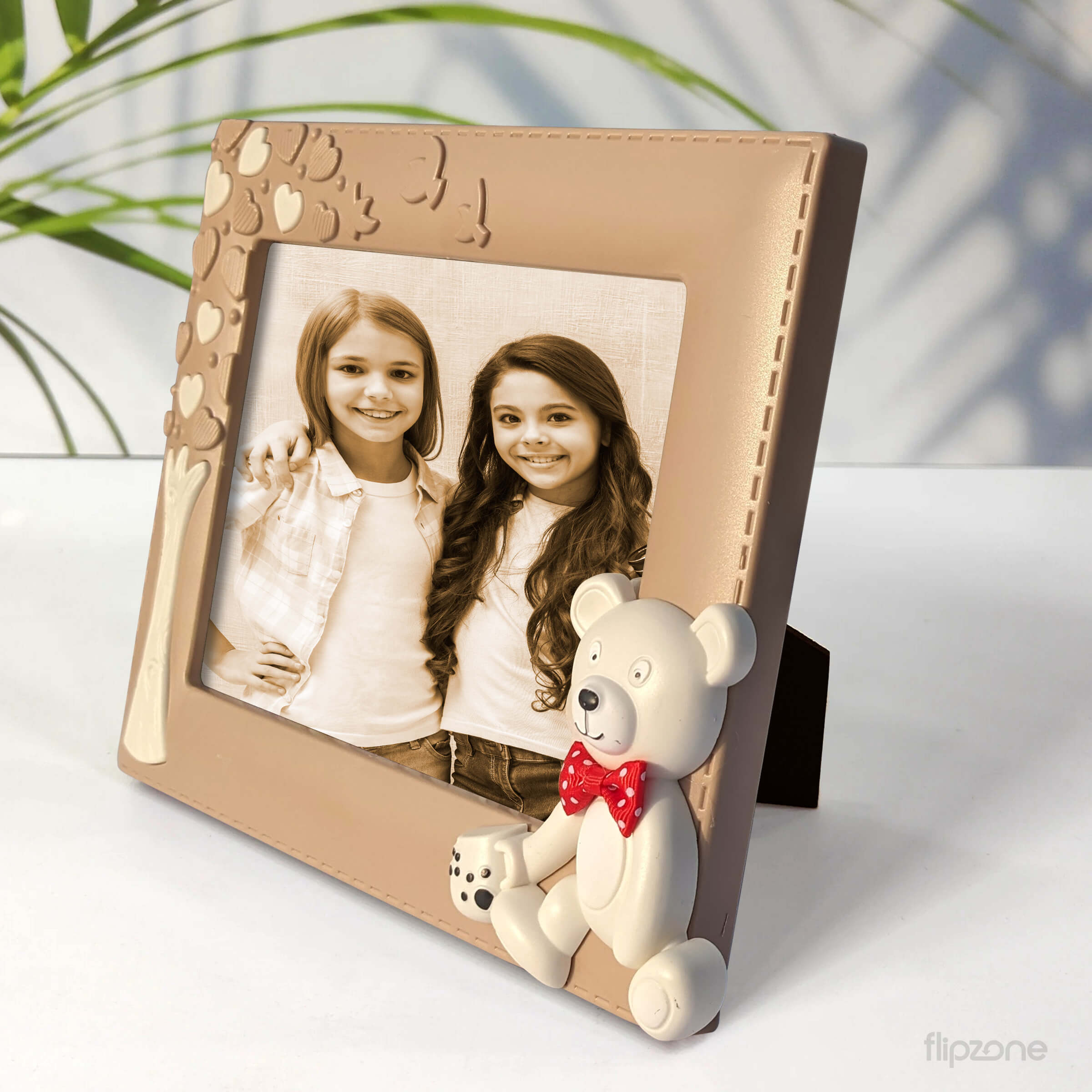 3D Bear Cartoon Photo Frame - Cute 7-Inch Baby Nursery Frame