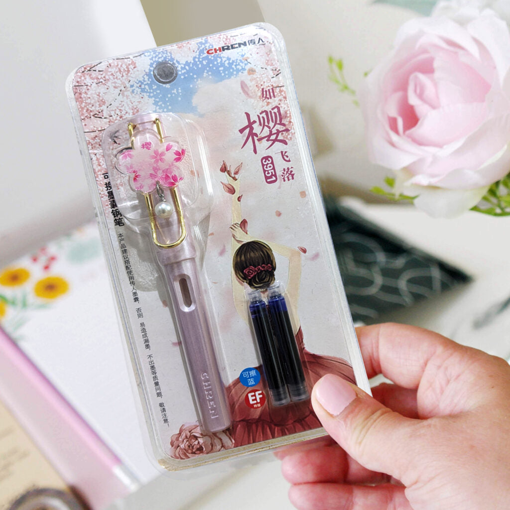 Stylish Fountain Ink Pen – Premium Writing Set with 2 Refills